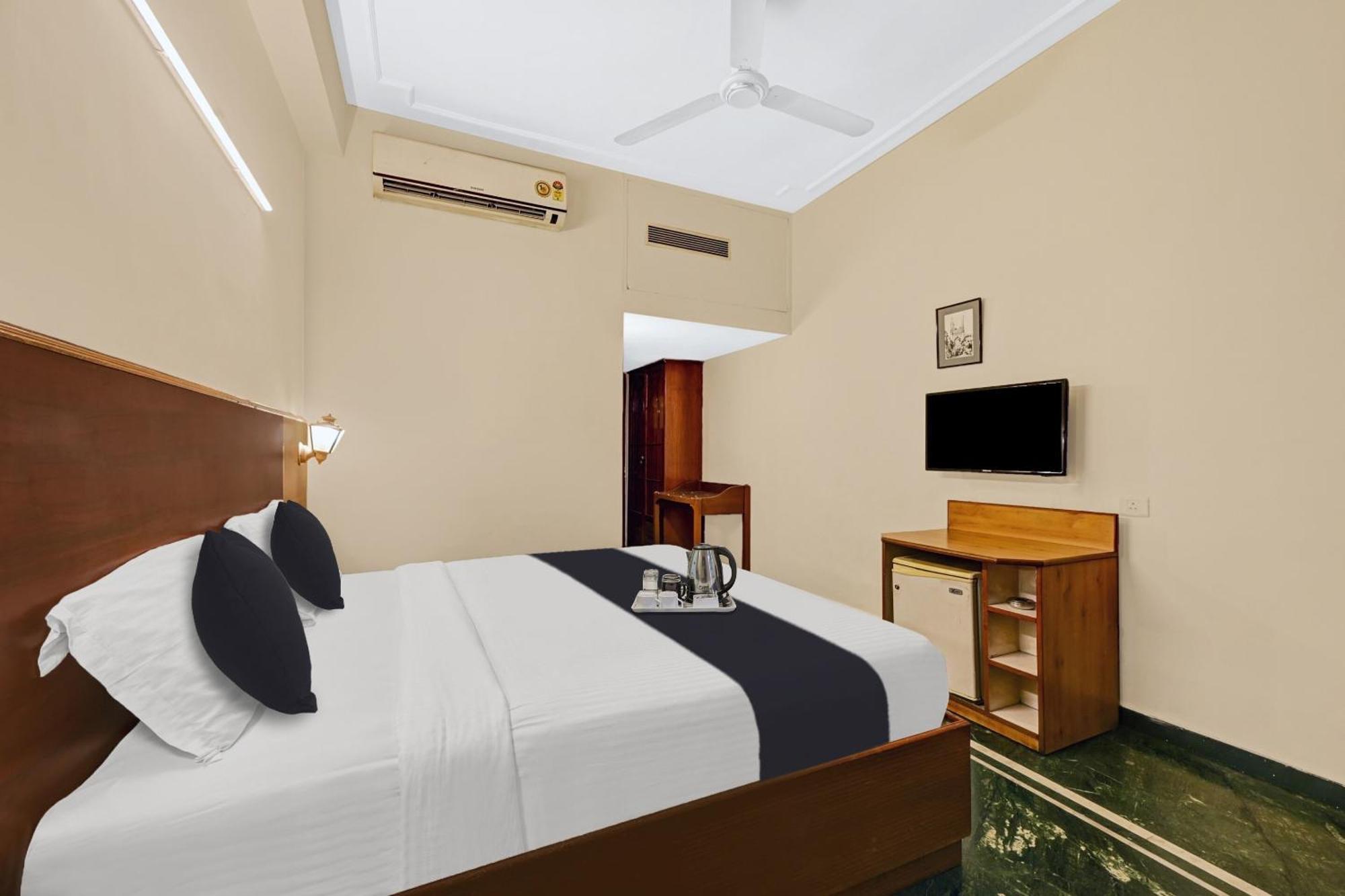 Super Townhouse Oak Hotel Belsons Taj Mahal Secundurabad Exteriör bild
